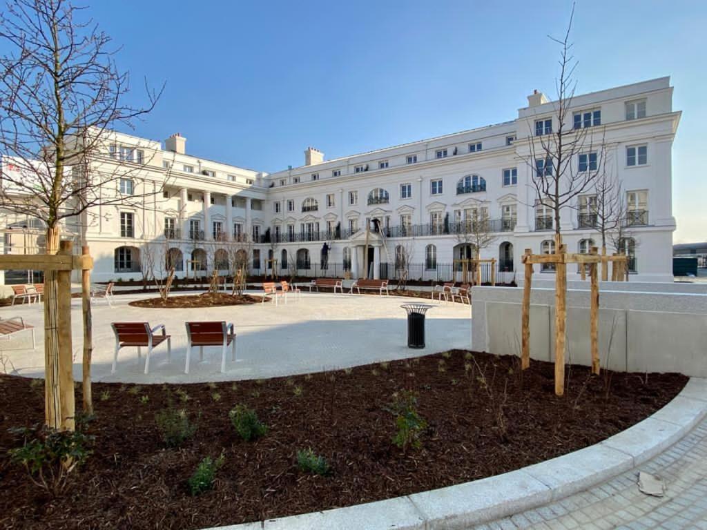 Le Regence, Terrasse, Serris Disney Exteriör bild