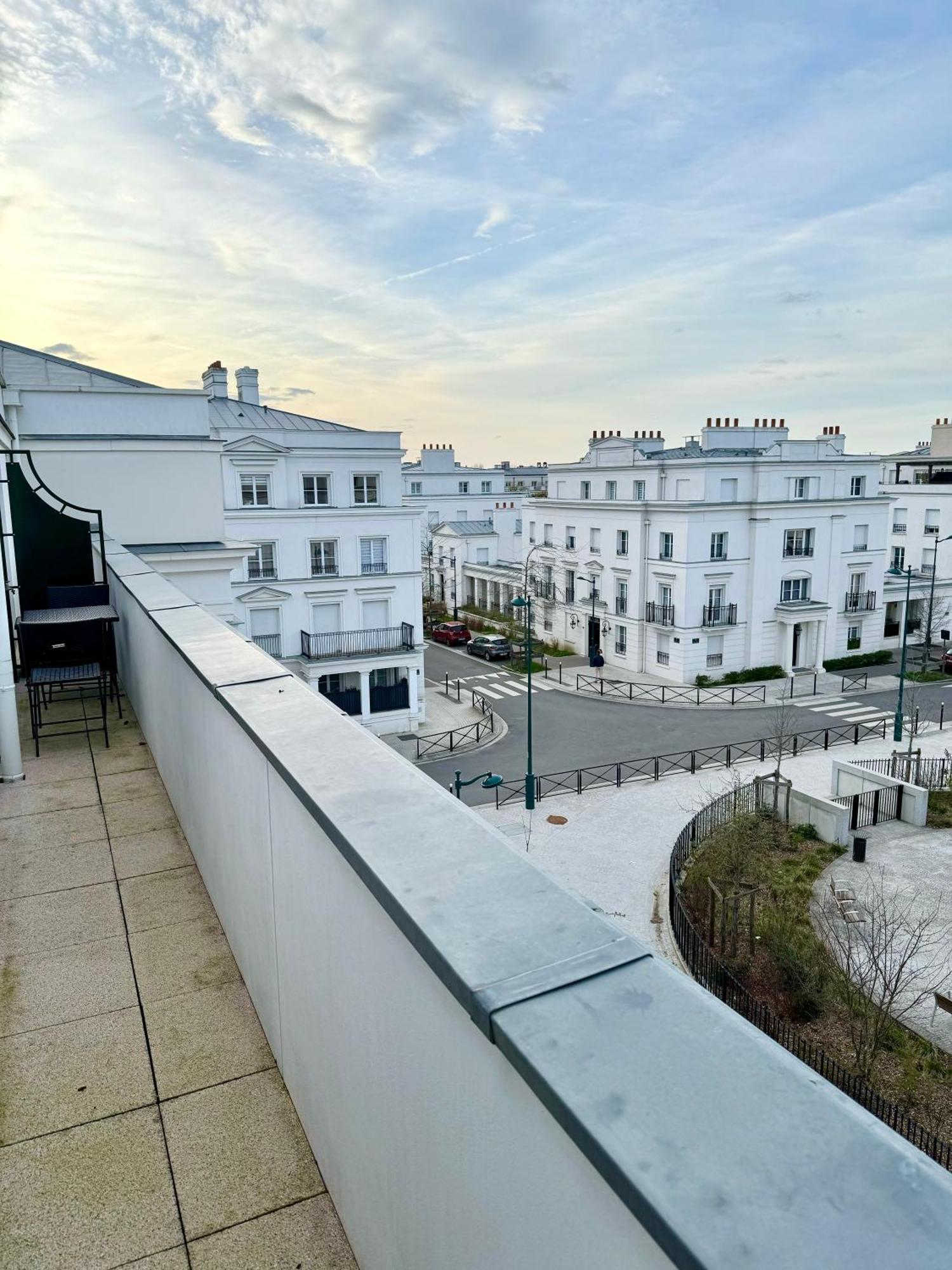 Le Regence, Terrasse, Serris Disney Exteriör bild