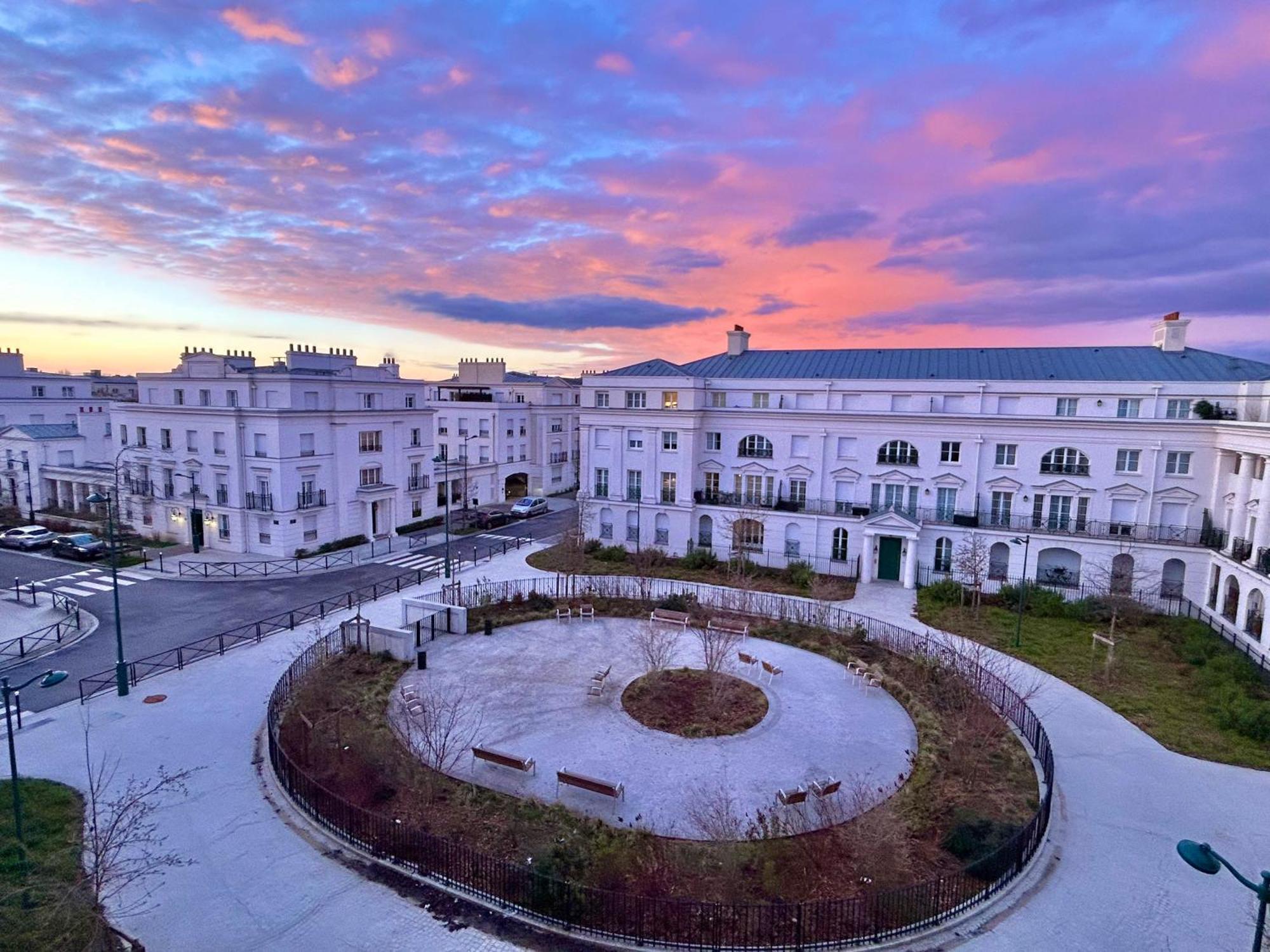 Le Regence, Terrasse, Serris Disney Exteriör bild